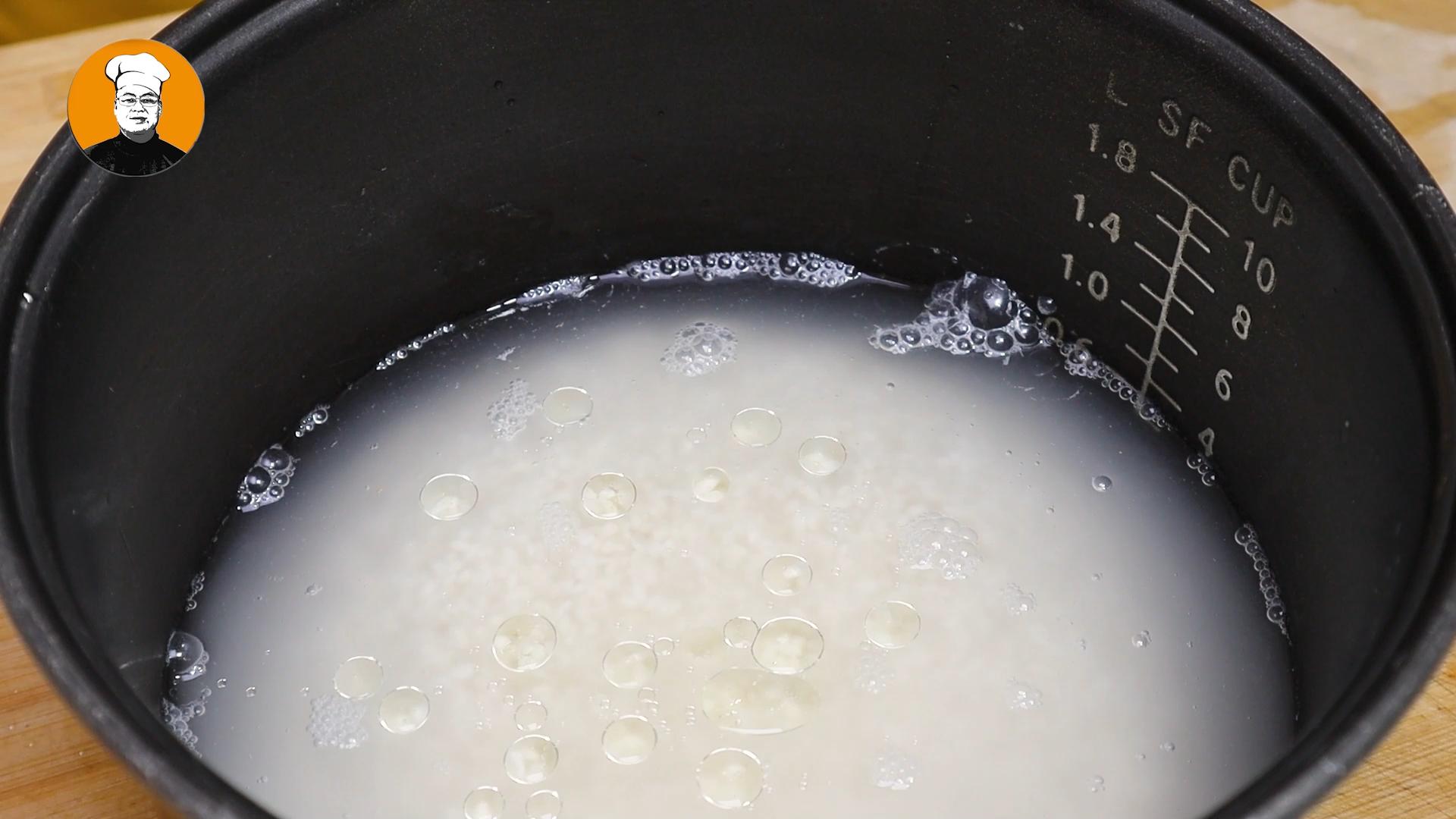 米饭煮的很好吃只需要3种食材,颗粒感十足的冰米饭