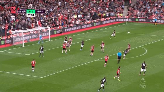 11打10却更难踢，曼联不怕丢人面对铁桶阵时只能找回斯莫林了