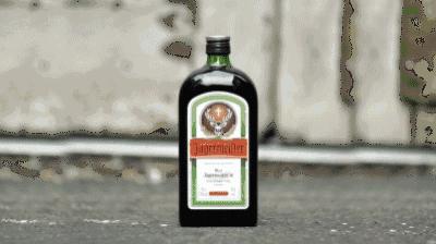 在每次不开心的时候身边都会有你,在每个坚持不下去的瞬间