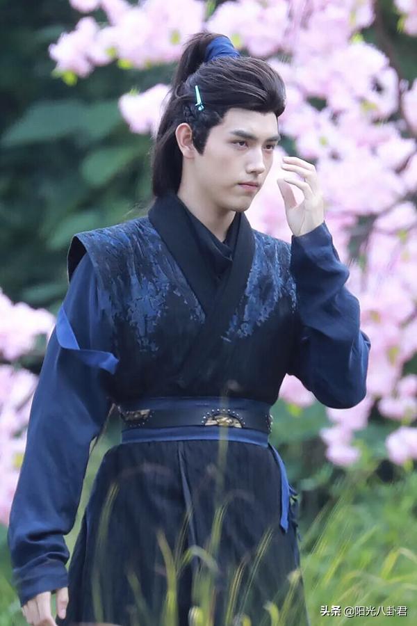 知名美妆师吐槽陈飞宇，与黄轩同场受访要求美颜，画面干脆被剪掉