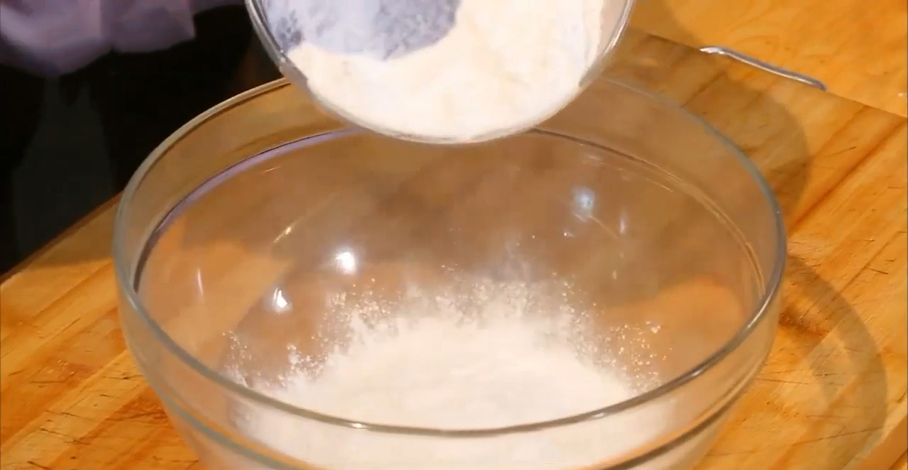 如何自制凉皮凉了也劲道,自制凉皮怎么做又滑又劲道