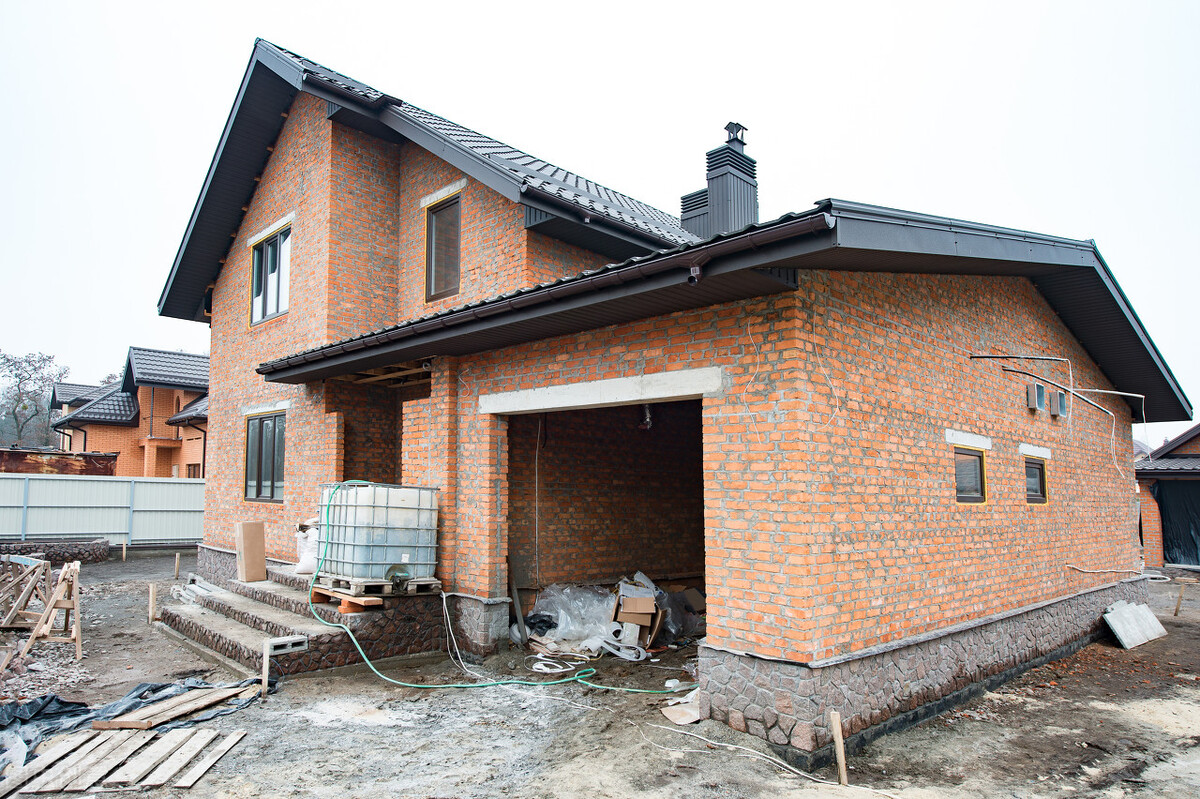 自己土地被别人建房怎么办,自家耕地被别人霸占建房怎么办