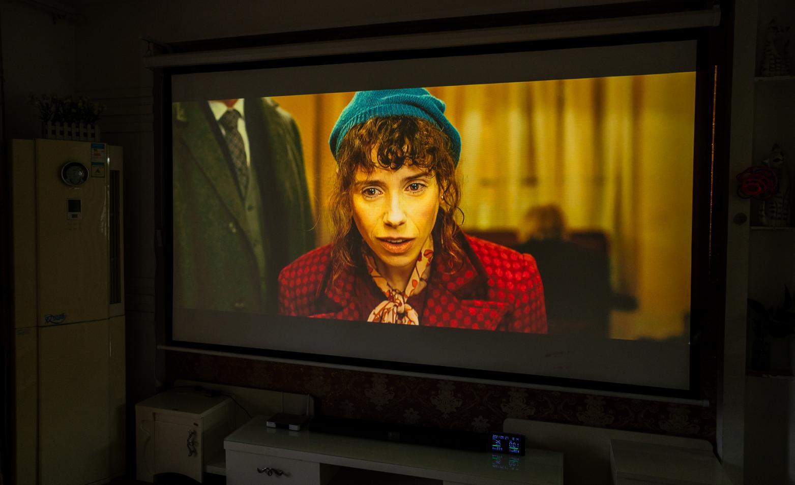 当贝投影仪f3家庭影院,当贝newf3投影仪测评