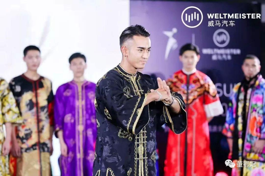 “华易风·默默的绣”2019中国西装先生总决赛“绣”美中华