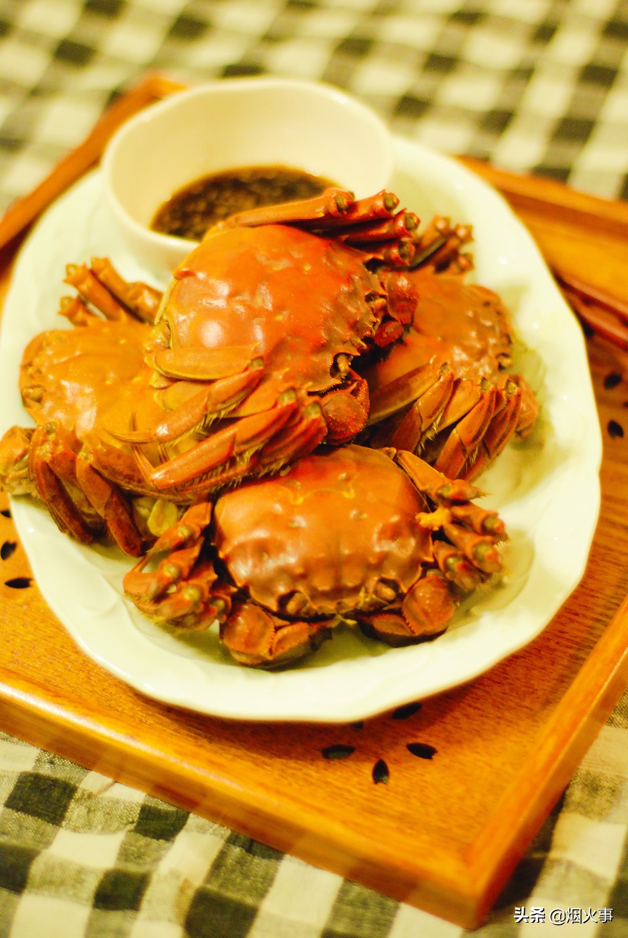 大闸蟹热水蒸还是冷水蒸多长时间,大闸蟹是用热水蒸还是冷水蒸