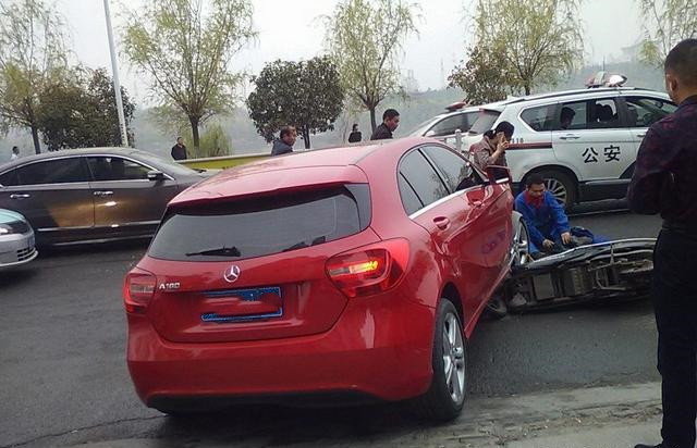 车辆出事故后,如何正确的走保险,新手司机一定要收藏