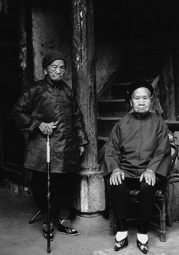 古代女子到底为什么要缠足简介,缠足是我国古代女性的一种陋习