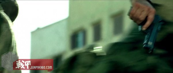 美国黑鹰战机坠落视频,十部顶级战争大片黑鹰坠落