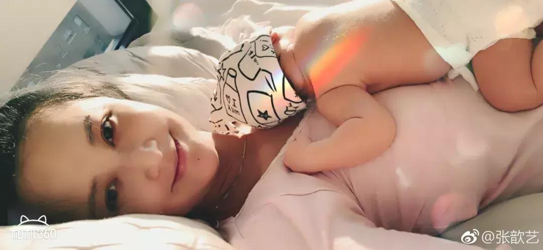 金晨：我们来自拍吧，张歆艺：先分我点头发...