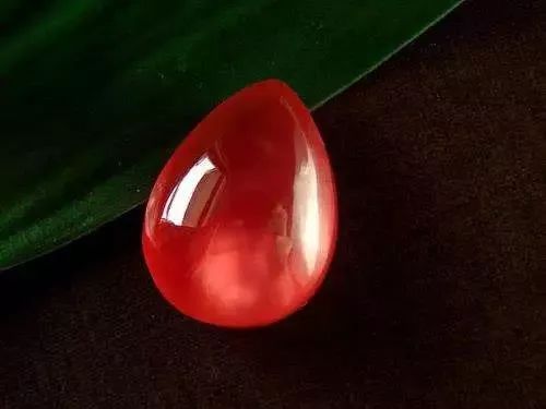 招财色暖色系,招财金什么颜色