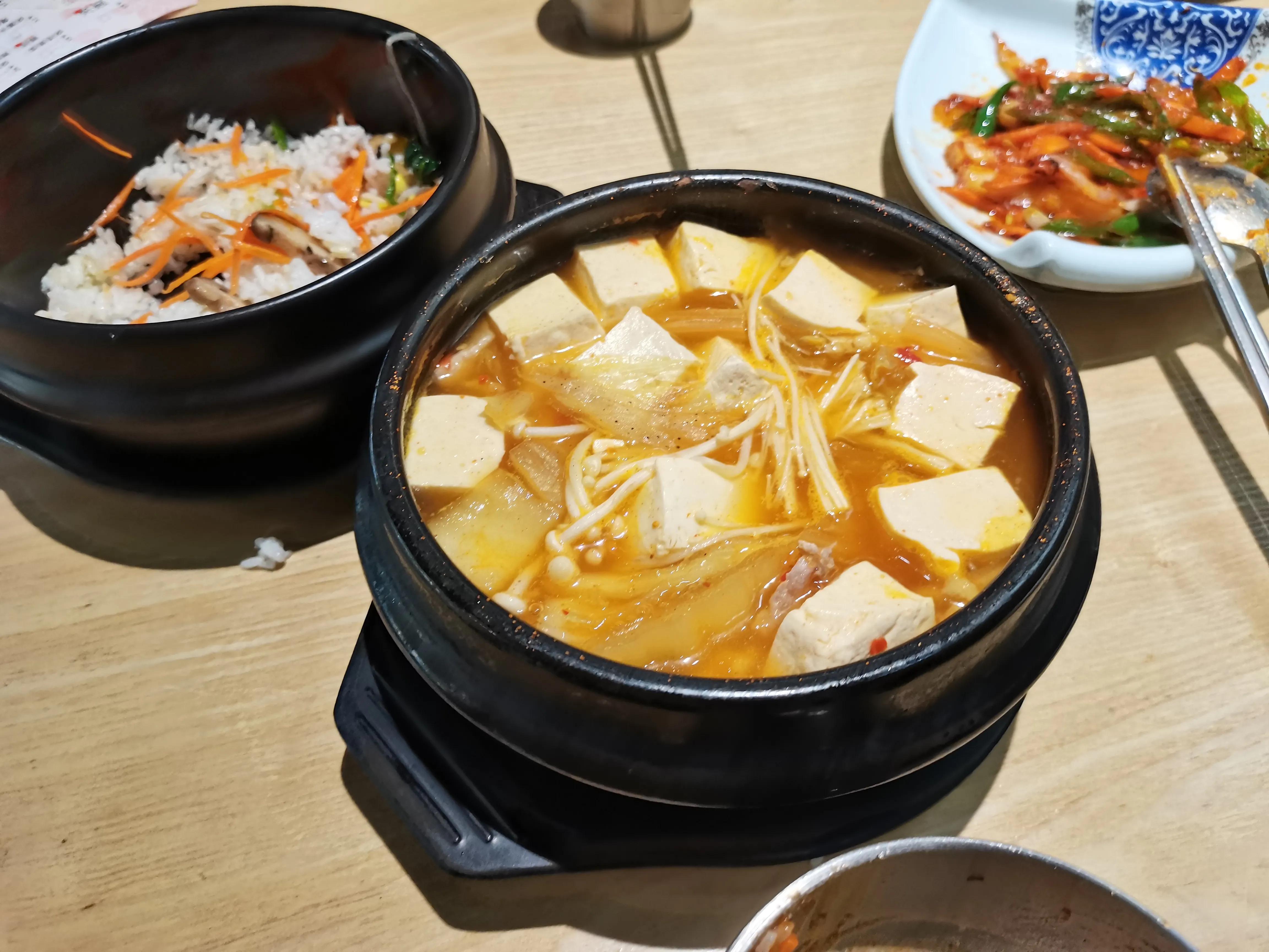 五菜联袂　饼如八角——辛丑正月新余友酱韩料店用膳有感