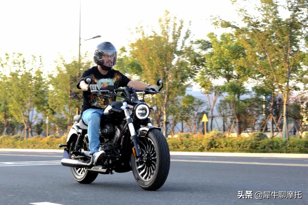 钱江闪电300和奔达灰石300,奔达灰石300适合跑长途高速吗