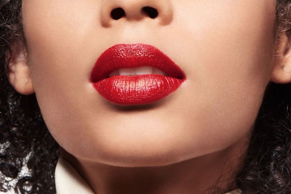 迪奥999现在流行吗,淘宝上100多的迪奥999是真的吗