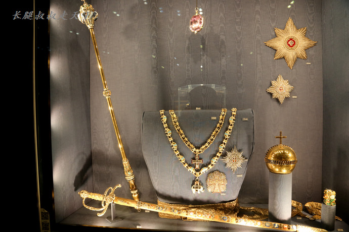 丹麦王室钻石王冠,丹麦王室红宝石王冠