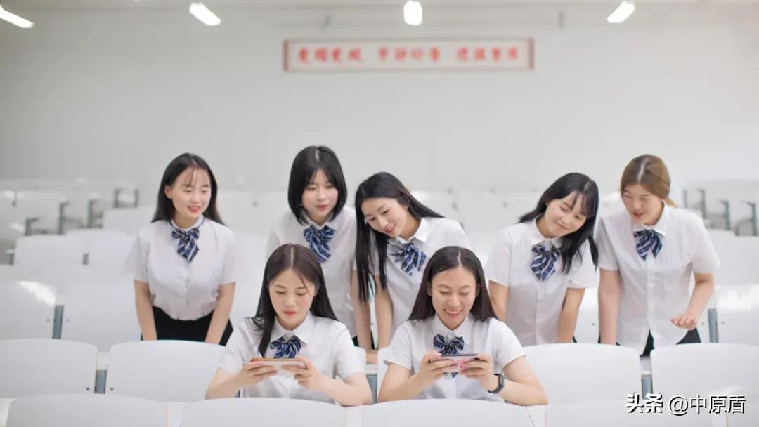 大片来袭！河南各高校凹造型毕业照绝对惊艳到你