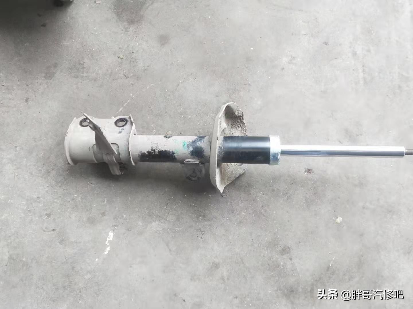 本田CRV底盘异响,crv有冬天减震器异响的毛病吗