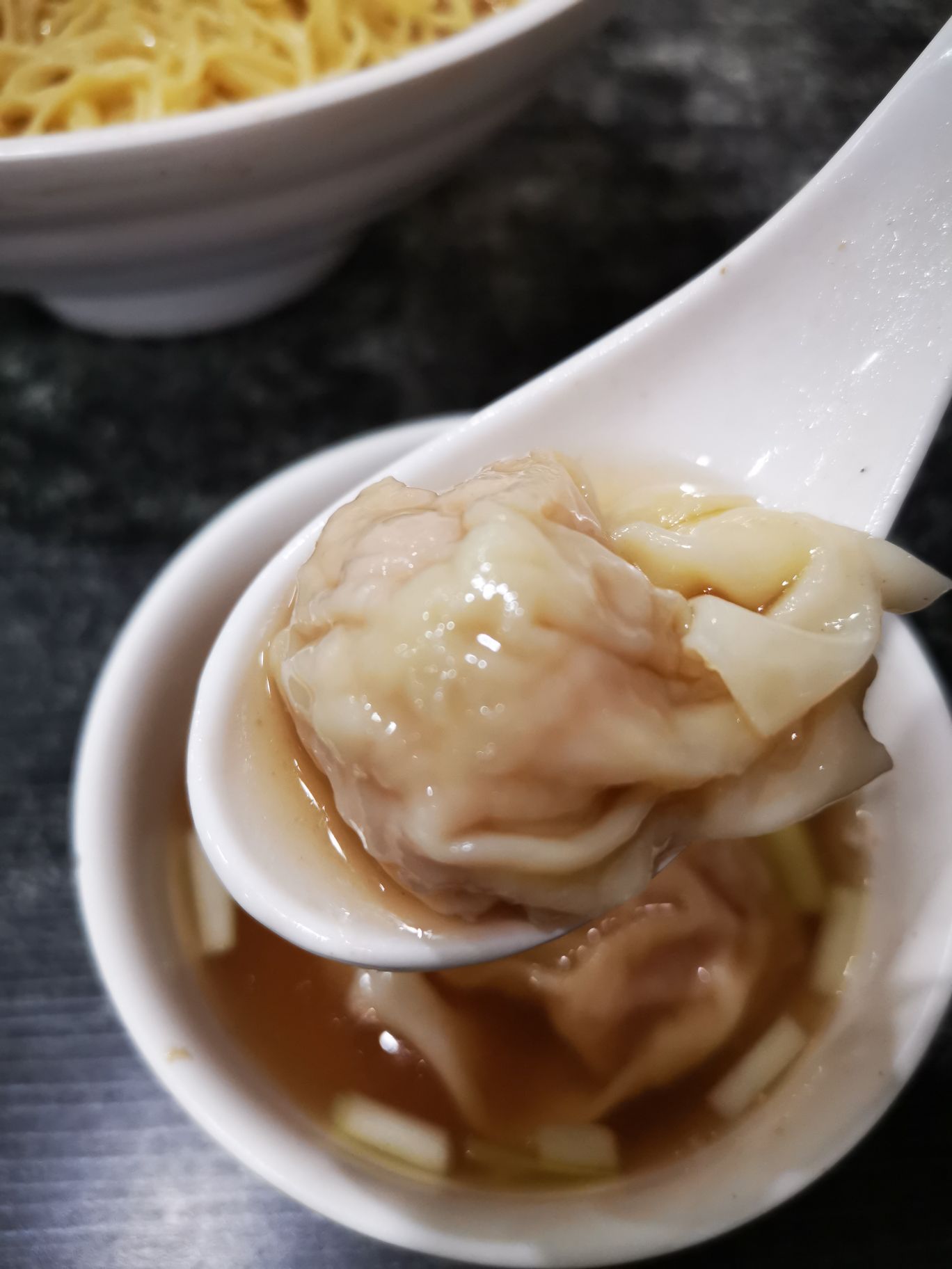 光塔路这家近三十年老面馆，吃到了越秀街坊最爱的牛三星和牛腩面