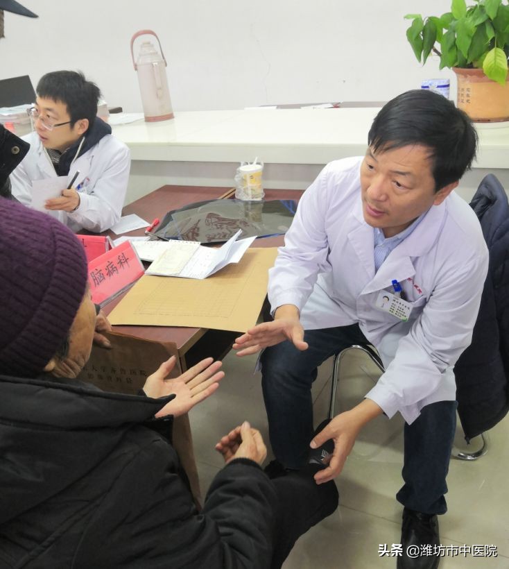 初冬暖行,潍坊最南边的山村,一群白大褂带来“健康大动作”