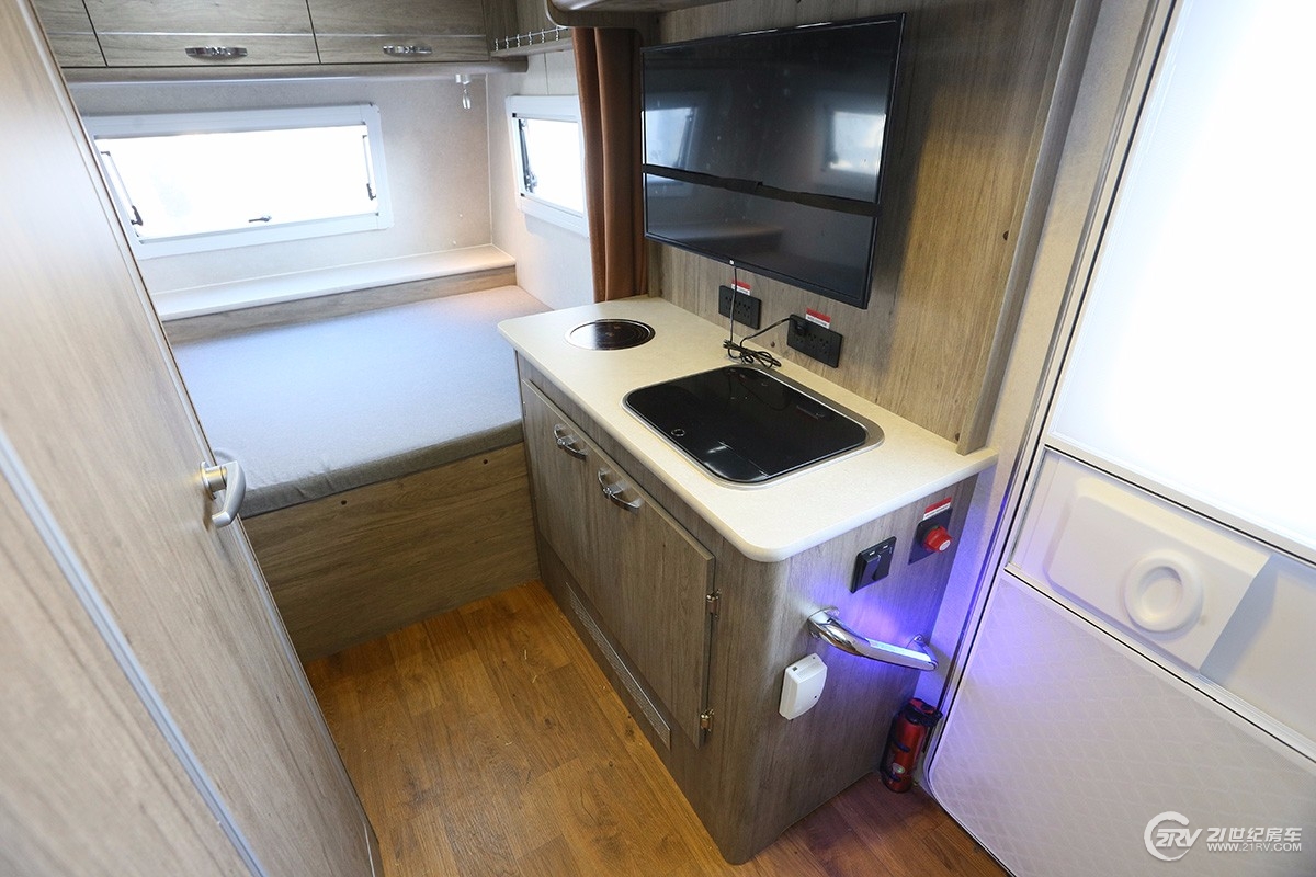 拖挂式房车价格10万左右睡两人,顶级双轴高端9.7米拖挂房车