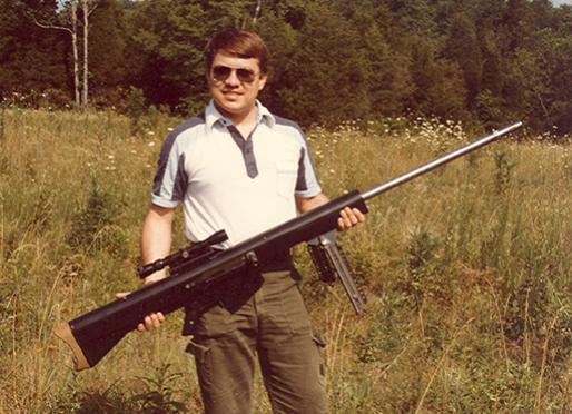 详解巴雷特反器材步枪的由来，它真的不是当狙用