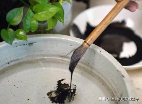 练了软笔这么久，想送给你一套养护毛笔的方法