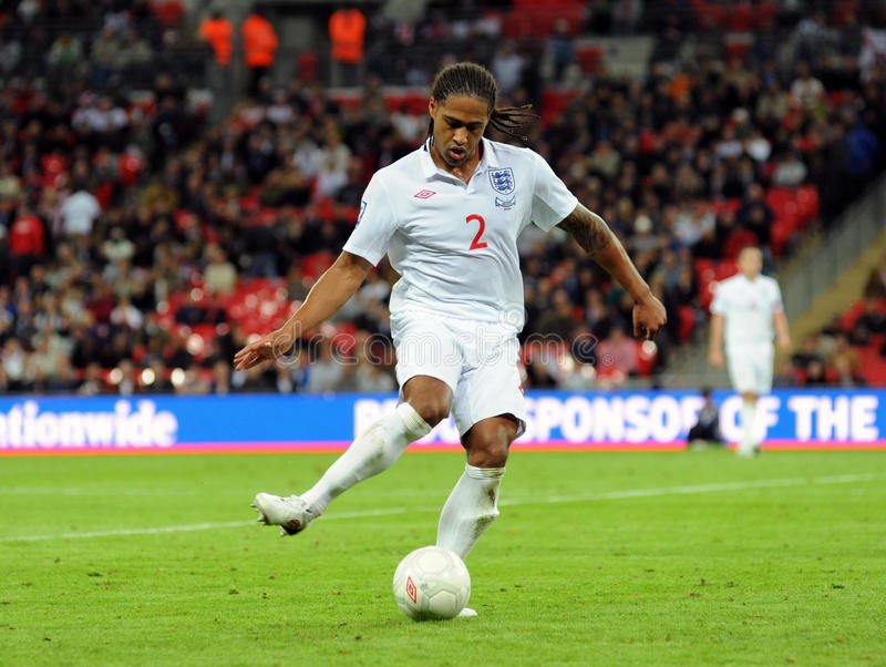 格伦约翰逊威廉,格伦约翰逊中后卫