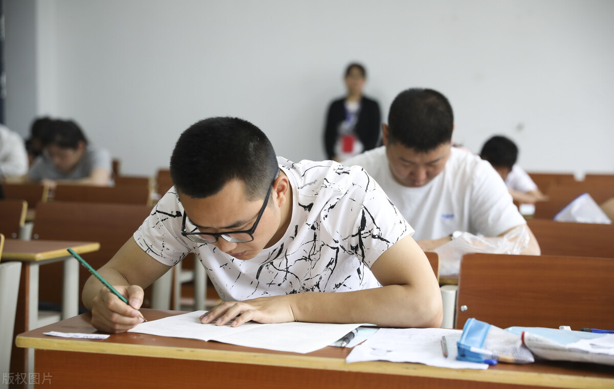 自考安徽师范大学论文答辩要求,安徽大学自考答辩报名时间