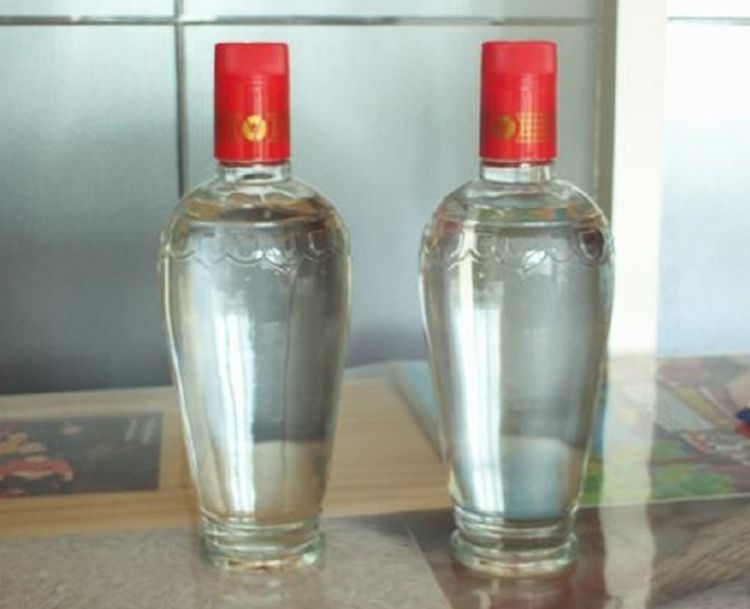 盘点中国5种“恐怖”的烈酒，闻着就上头，能喝下去的算酒仙