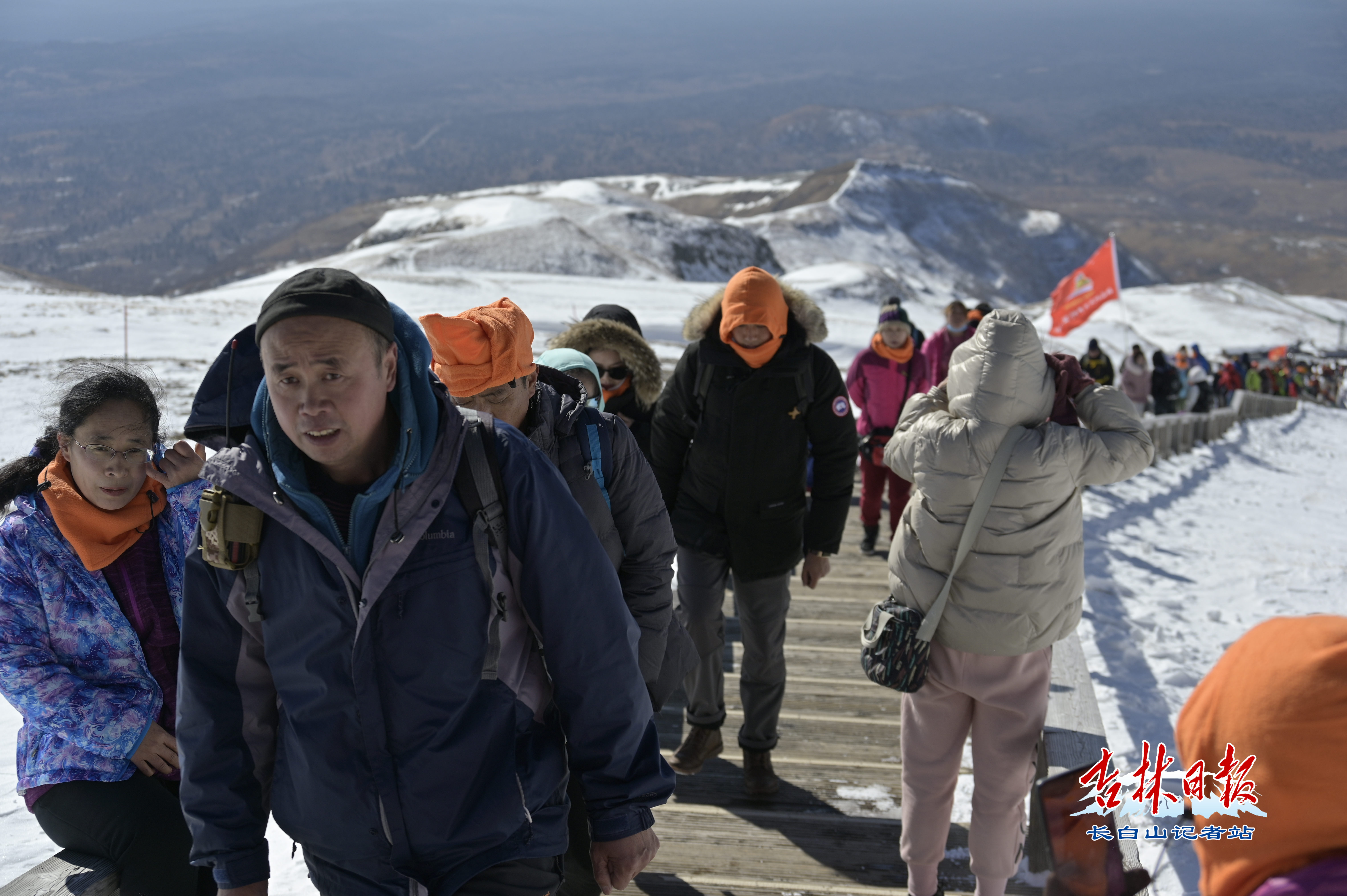 重阳节登高全集,1442个台阶登顶图片
