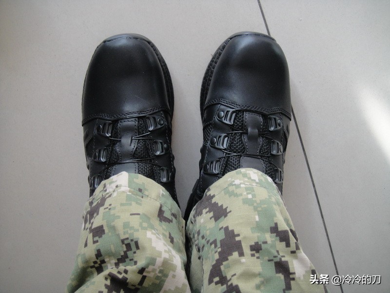 军靴有多舒服,军靴多厚硬不硬