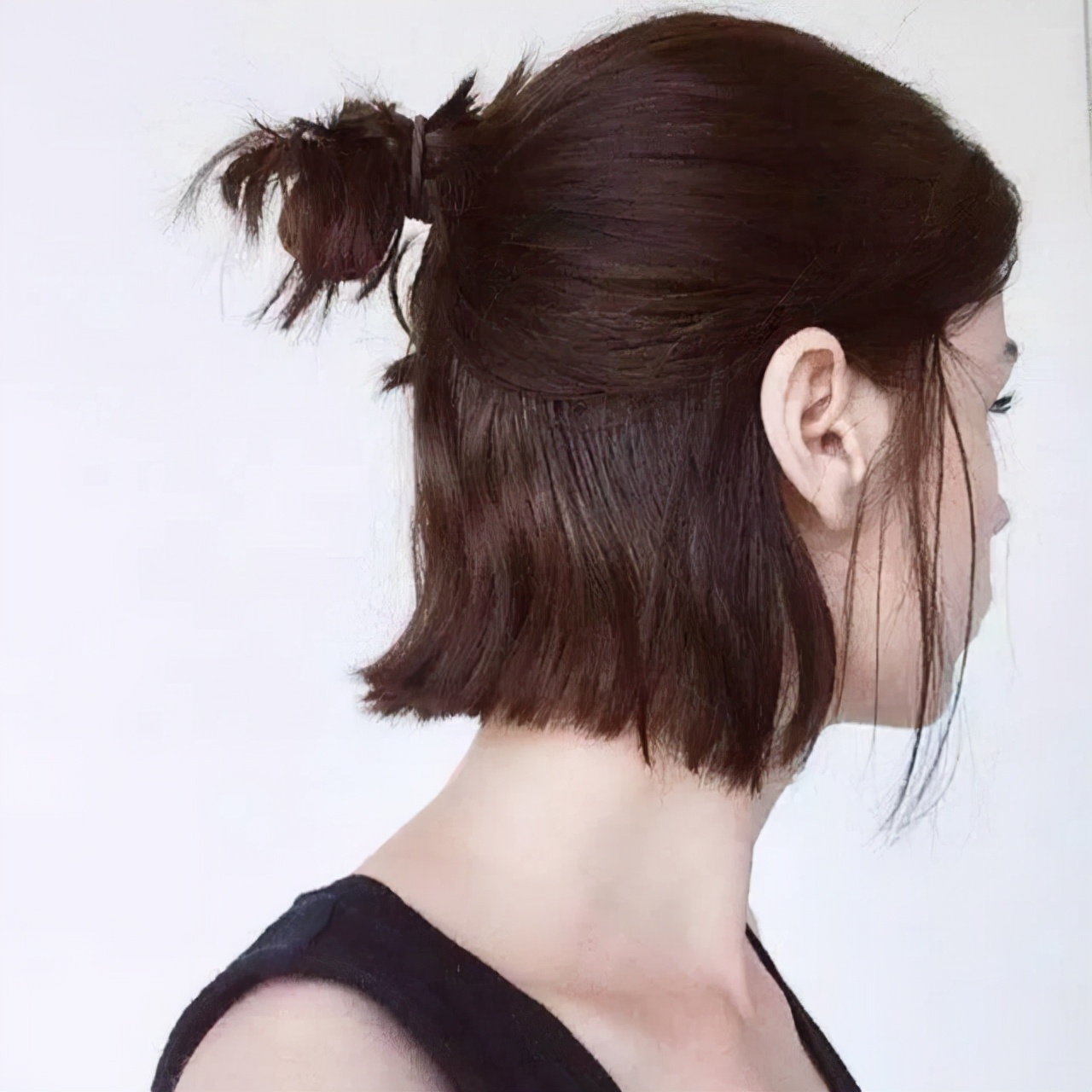 平肩短发怎么简单扎,短发这样扎简单好看又好学