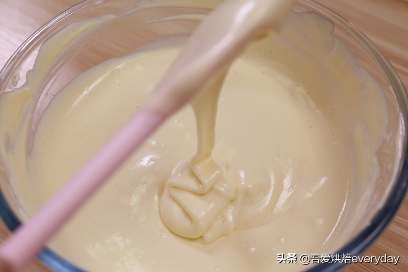 奶油纸杯蛋糕制作方法全过程,零失败的纸杯蛋糕详细做法教程