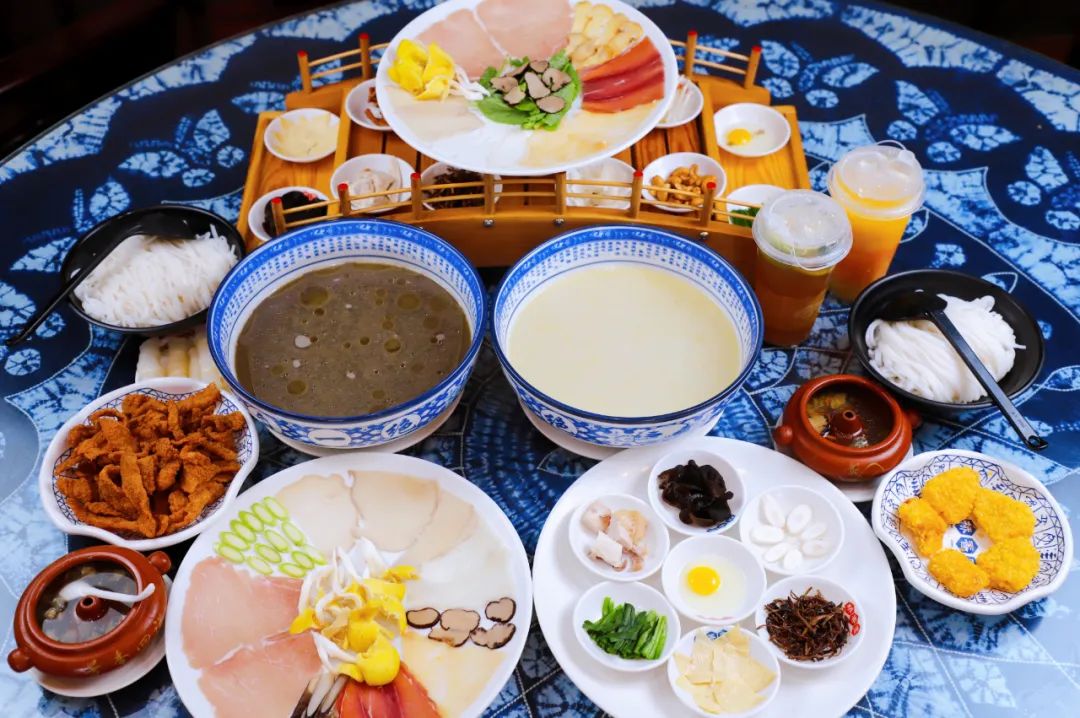 过桥米线汤底的简易做法,过桥米线汤底是什么做的