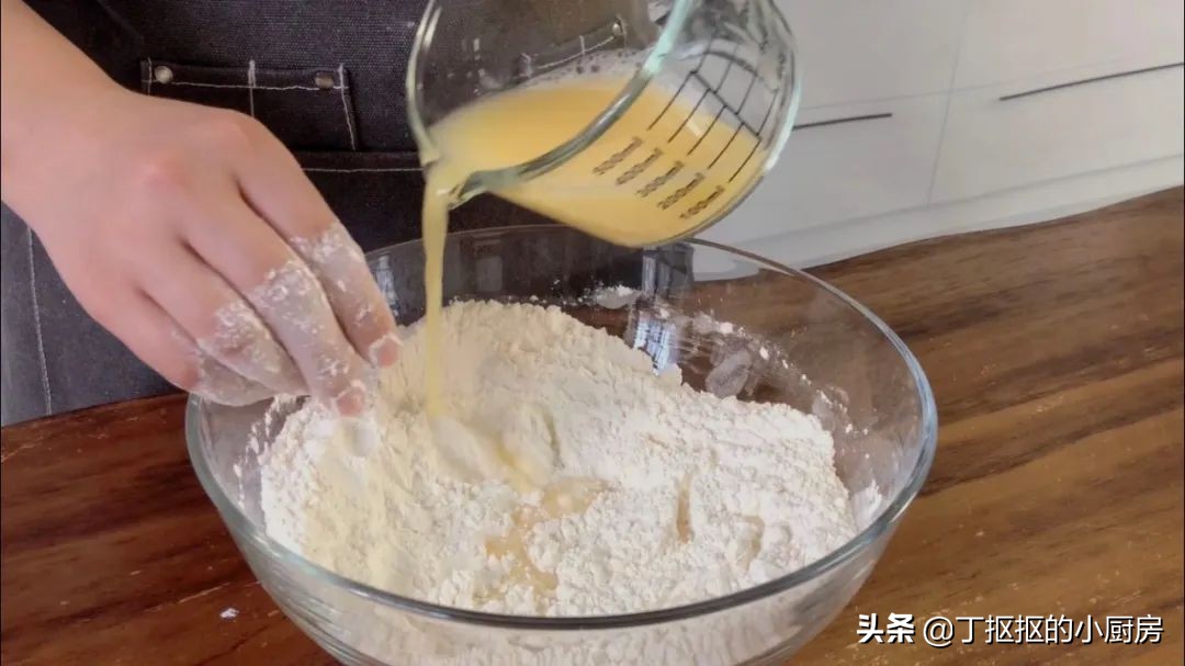 怎么用揉面机做吐司,不用揉面机怎么揉吐司拉丝