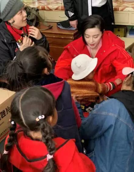 范冰冰做过哪些公益活动,范冰冰做慈善被各种夸