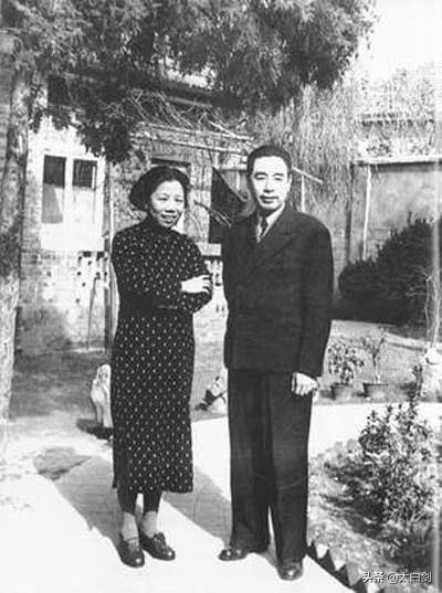 记录“人民总理”周恩来光辉一生的15张老照片