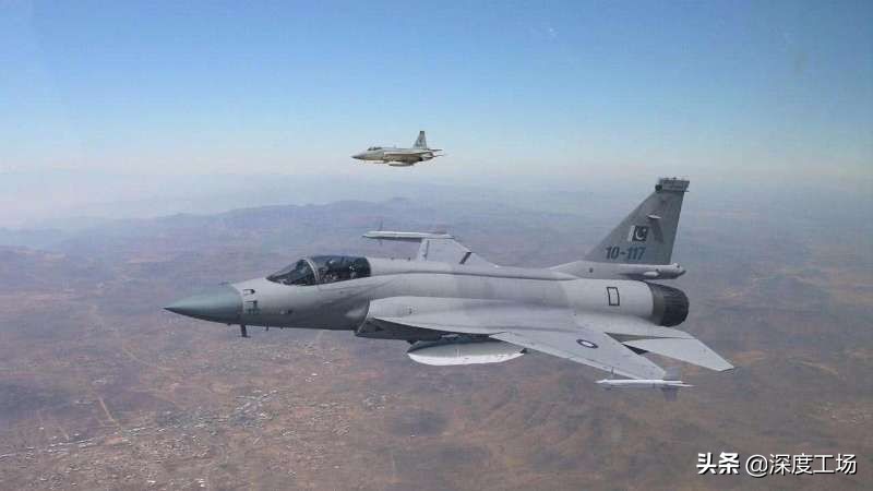 巴基斯坦评歼10c战斗机,巴铁飞行员评论歼10c