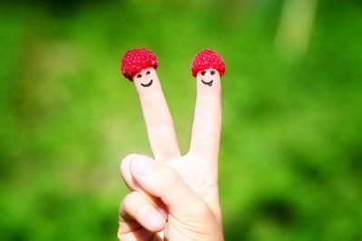 手腕酸痛僵硬怎么办最快解决,手腕疼手指夜间肿胀僵硬怎么治疗