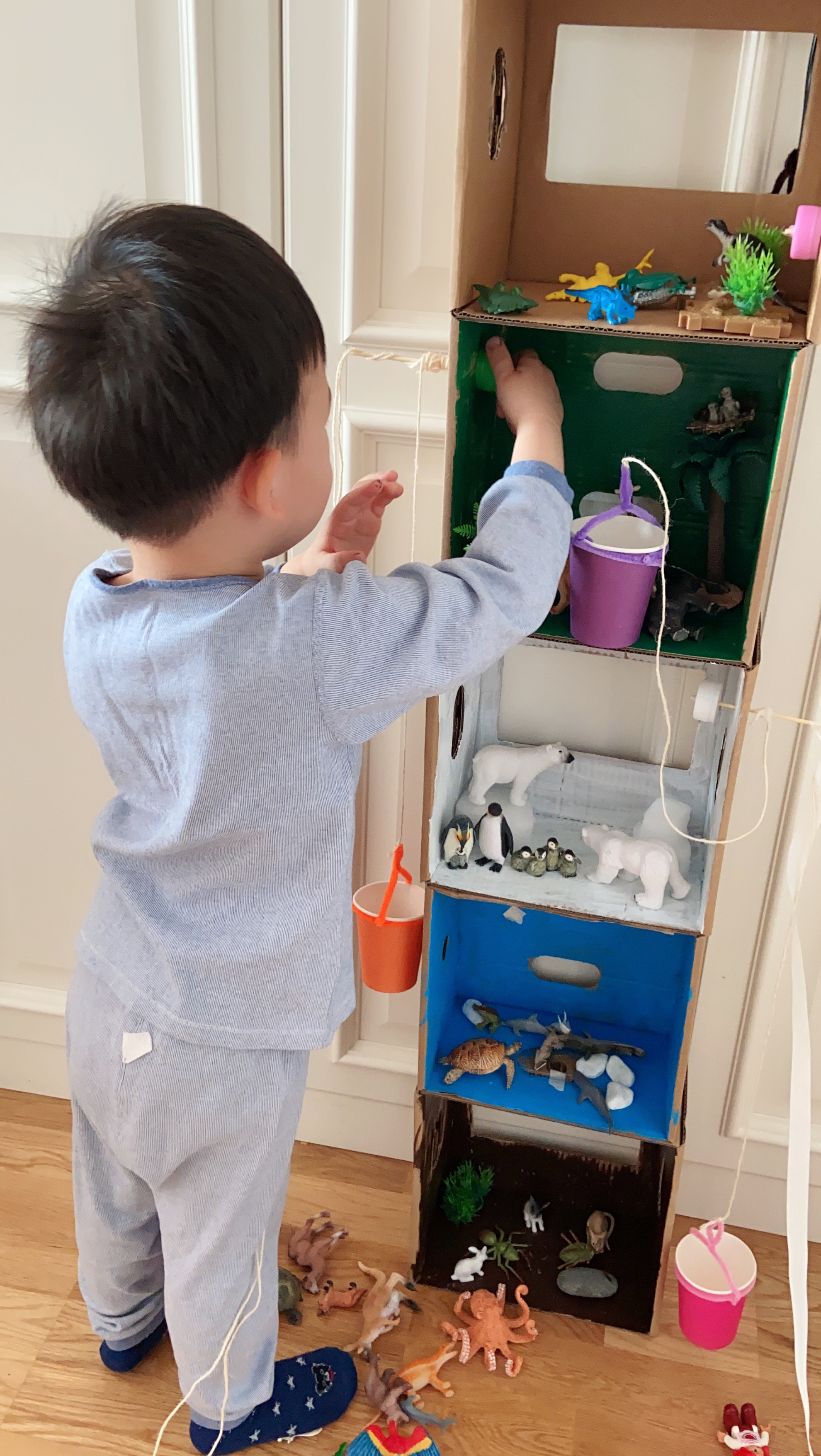 废纸箱可以做什么玩具,不用的废纸箱如何给孩子做玩具