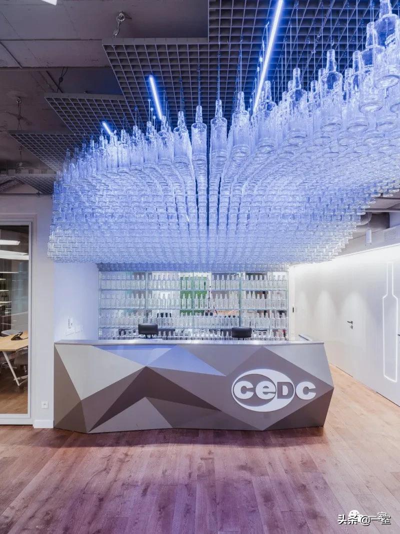 前台怎么设计刚好在楼梯口,前台怎么设计位置