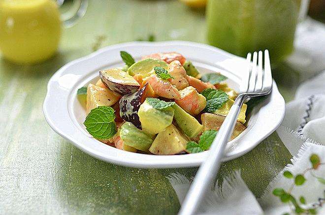 减肥期间遇到大餐怎么办,减肥期间一顿大餐会胖几斤