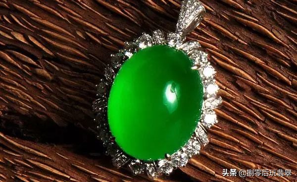 怎样辨别翡翠手镯a货还是bc货,肉眼怎么辨别酸洗的翡翠手镯