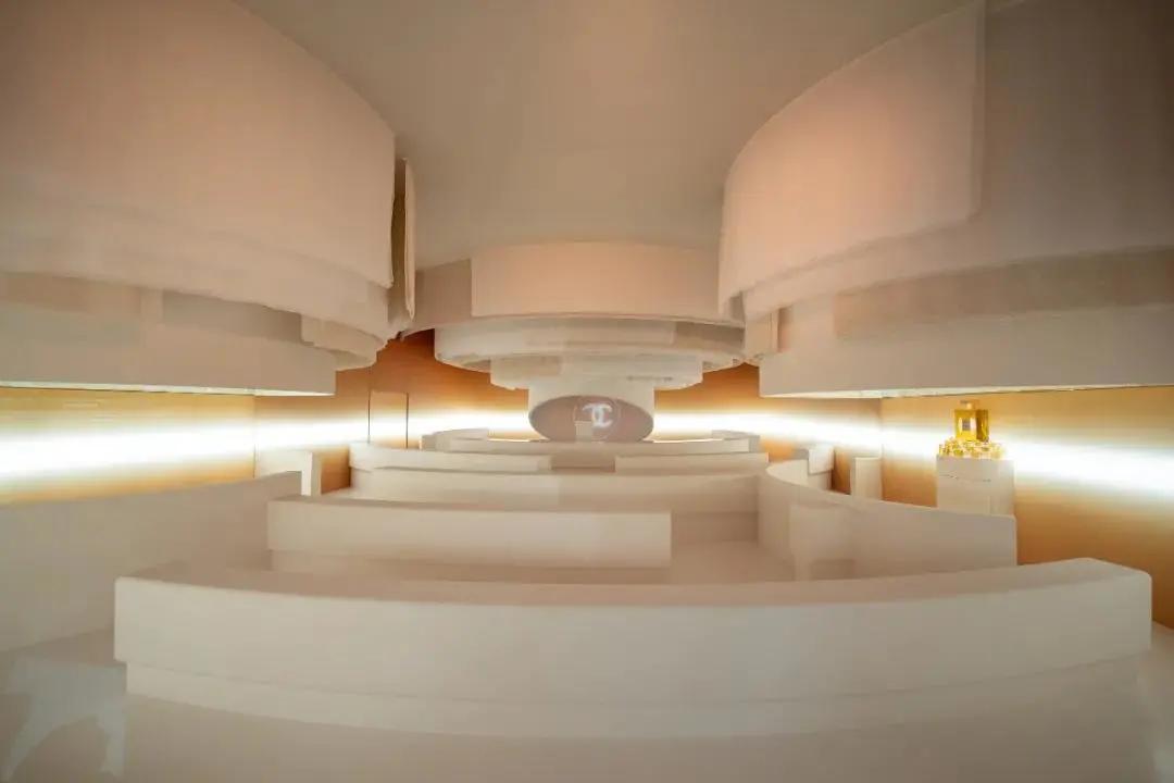 去看香奈儿香水展,感知香奈儿香水展2021展览图片