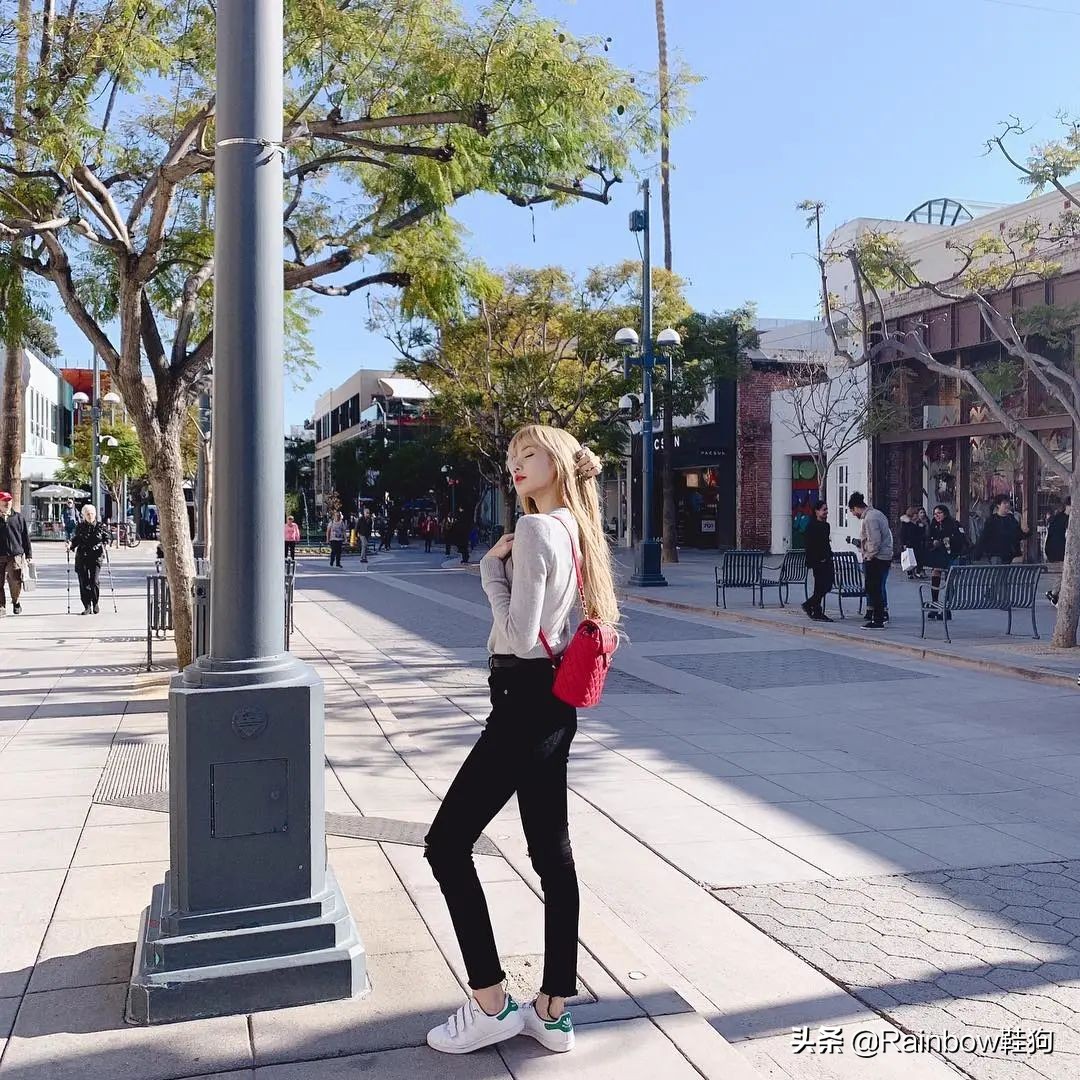 lisa穿什么鞋,人间芭比lisaattention