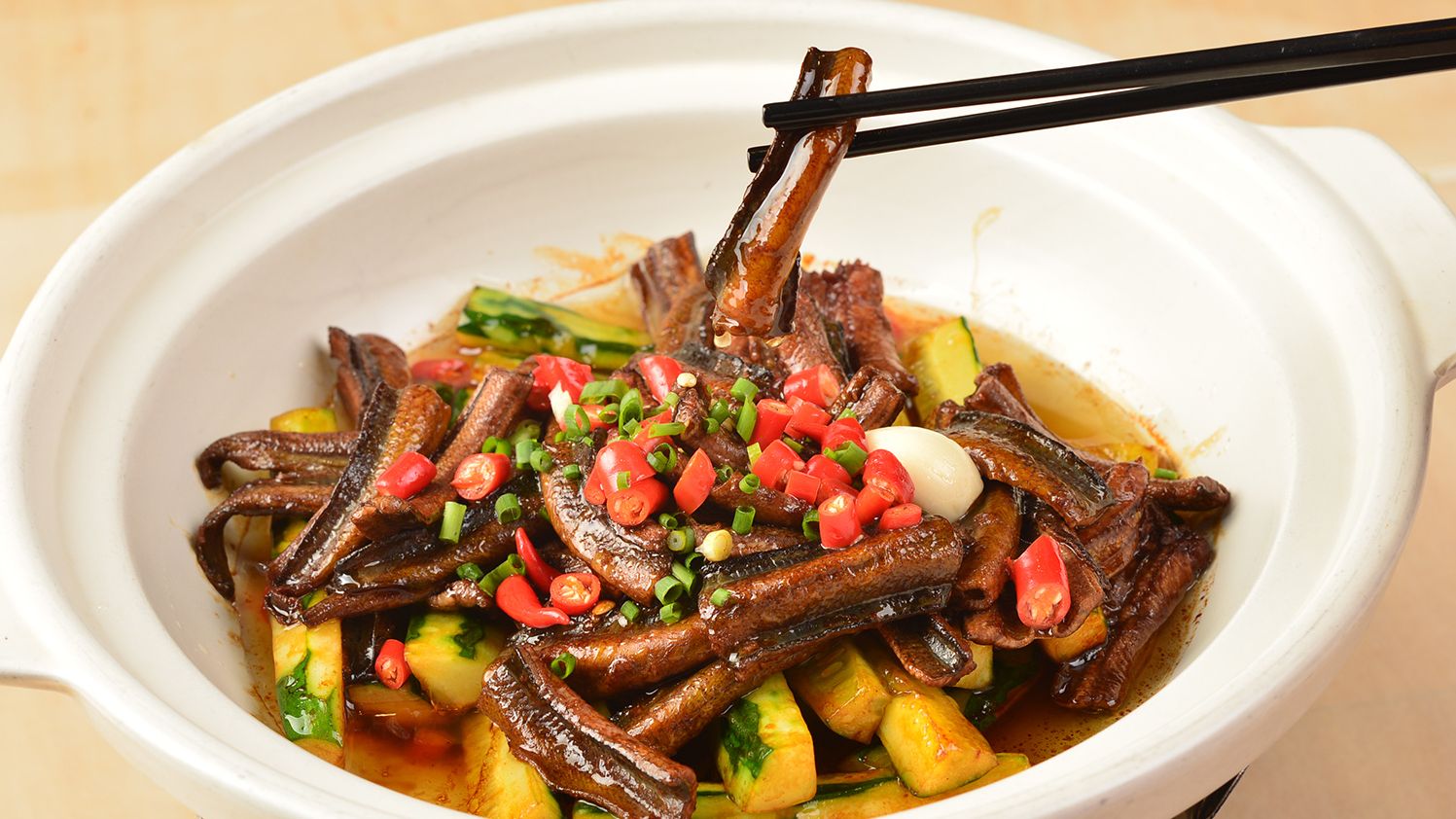 浜洪棿澶╁爞姹熻嫃,浜洪棿浠欏姹熷崡姘翠埂椋庢櫙