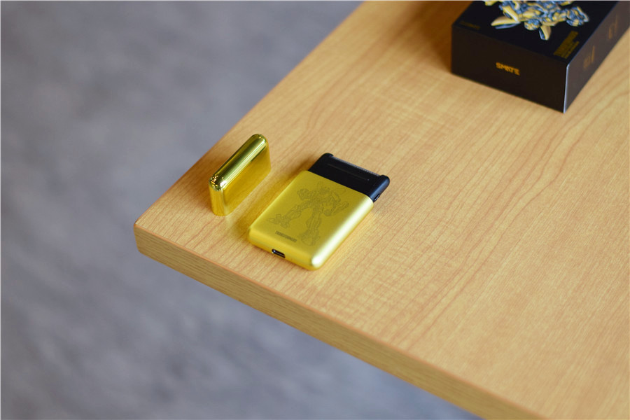 小米生态链推出变形金刚定制款剃须刀，399元的售价，你会买吗？