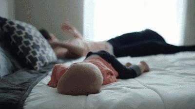 6-12个月宝宝作息调整,0到2个月的宝宝每晚哭闹