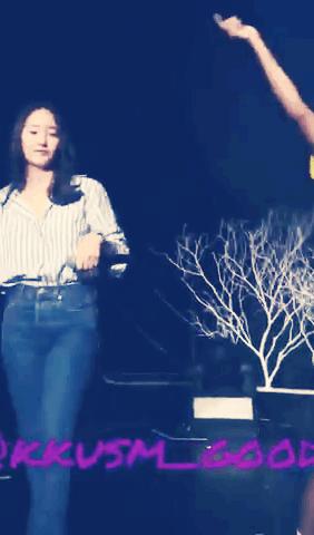 郑秀妍少女时代重聚,krystal郑秀晶郑秀妍舞台