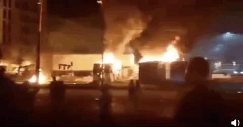 美国留学生打劫奢侈品店,中国留学生趁火打劫奢侈品