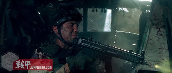 美国黑鹰战机坠落视频,十部顶级战争大片黑鹰坠落